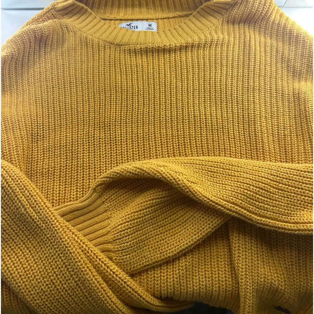 Cute Yellow Warm sweater from Hollister.